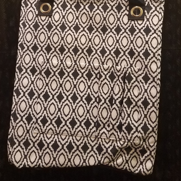 Thirty one - Picture 3 of 6